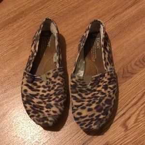 TOMS leopard slip on